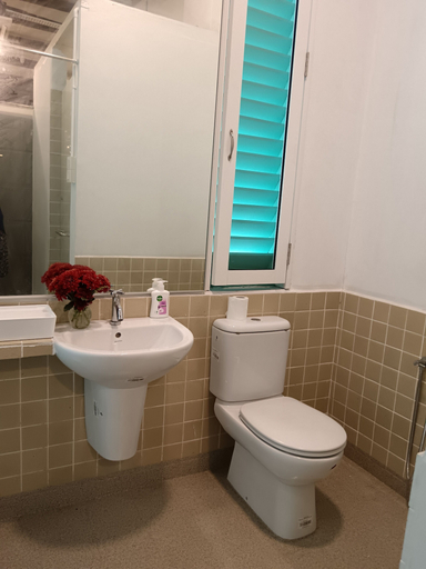Bathroom, The Georgetown Green Gates, Pulau Penang