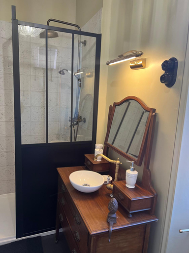 Bathroom 4, Le clos de l’Ane Dentelle, Dordogne