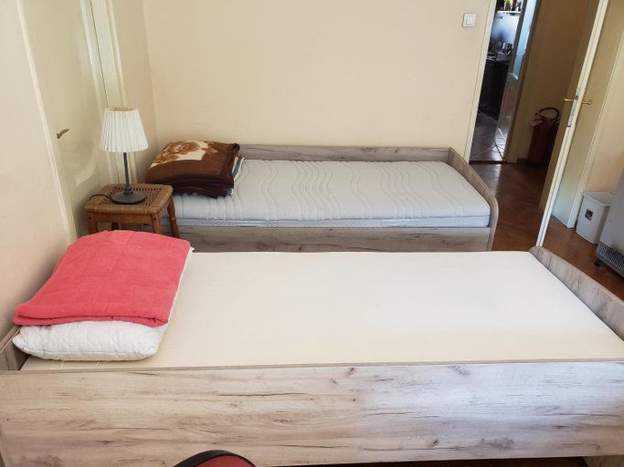 Others 2, Private cozy room 2 with shared kitchen in appartment, Belgrade