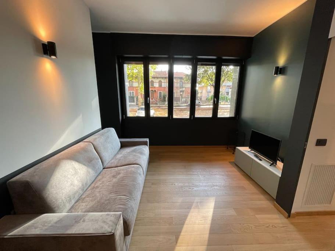 Others 5, BNB Capital Milano Central Station - Black, Milano