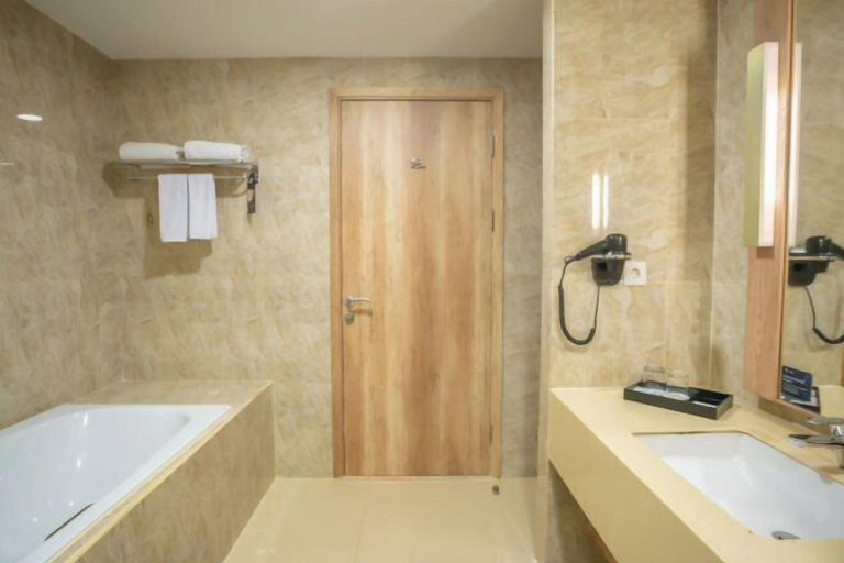 Bathroom 16
