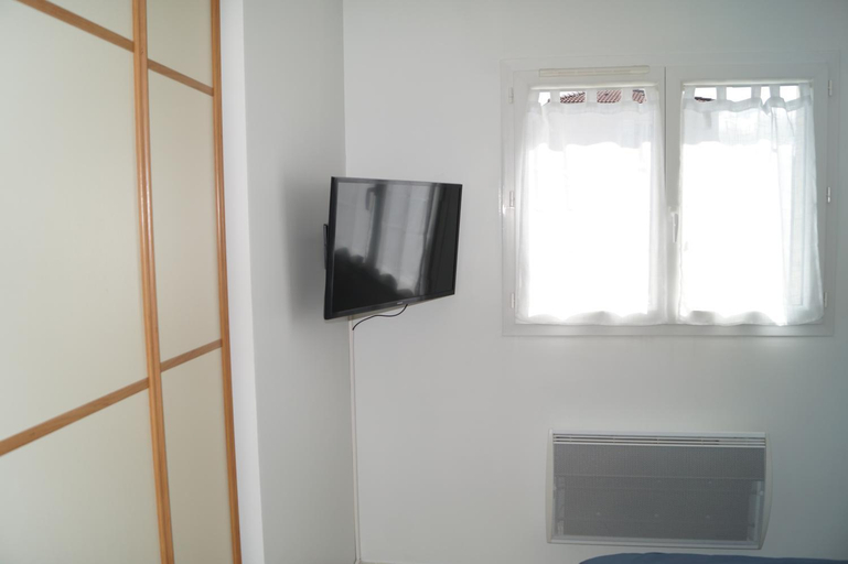 Others 5, Chambre d'hote dans une propriete avec piscine, Loire