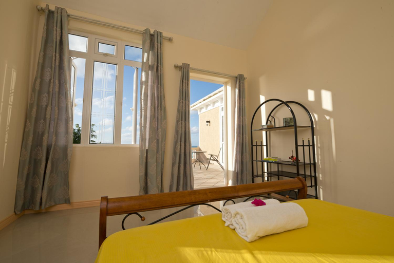 Bedroom 2, Le Refuge