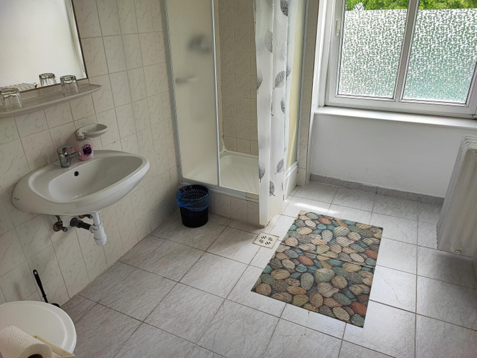 Bathroom 4, Hotel Beke Sziget Komlo, Komlói