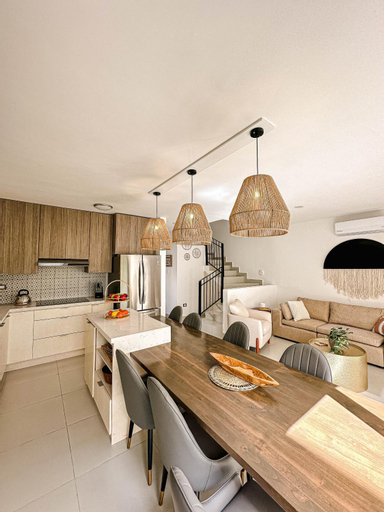 Dining Room 10