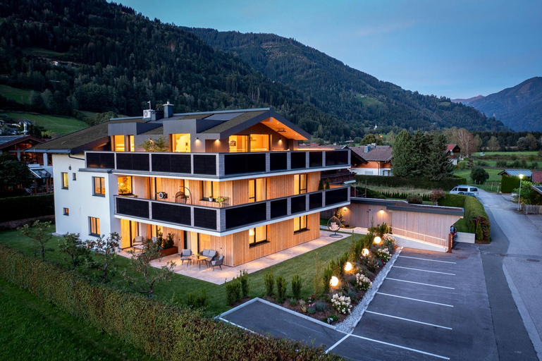 FESH LIVING, Zell am See