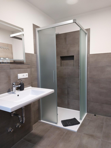 Bathroom 4, Gasthaus Goldener Stern, Miltenberg