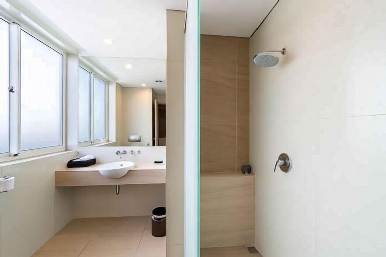 Bathroom 13