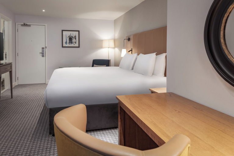 Bedroom 3, Oxford Belfry Hotel & Spa, Oxfordshire