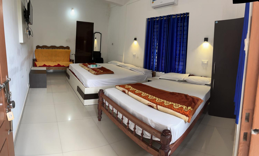 Bedroom 2, Dakshinakasi Guest House, Wayanad