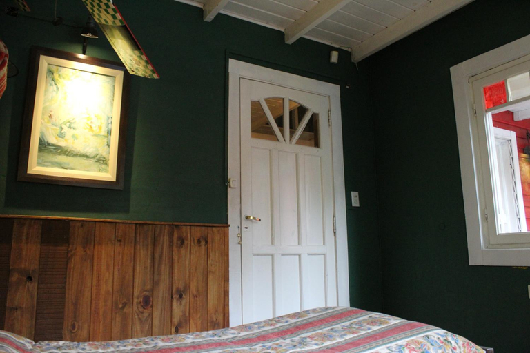 Bedroom 2, Habitacion en villa neo victoriana con piscina, General Pueyrredón