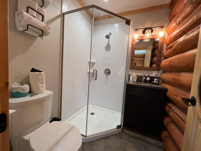 Bathroom 3, North Haven Campground, Boundary