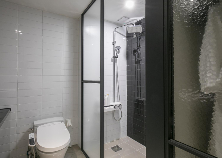 Bathroom 5, Hotel Wolmido, Jung