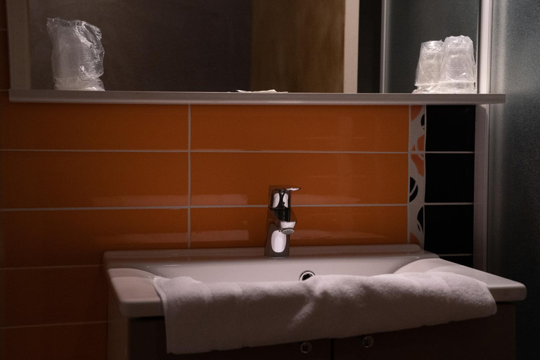 Bathroom 3, L'Entre Potes, Isère
