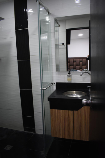 Bathroom 3, Hostel Boutique Nido de Loros, Medellín