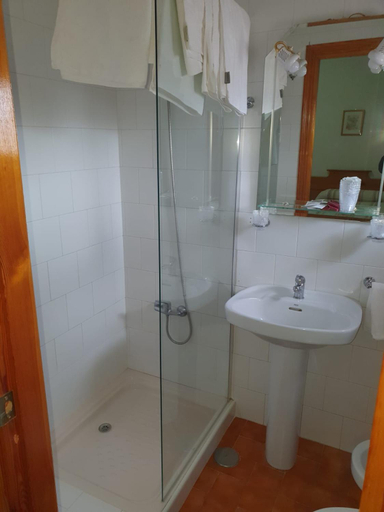 Bathroom 4, Pension los Angeles, Sevilla