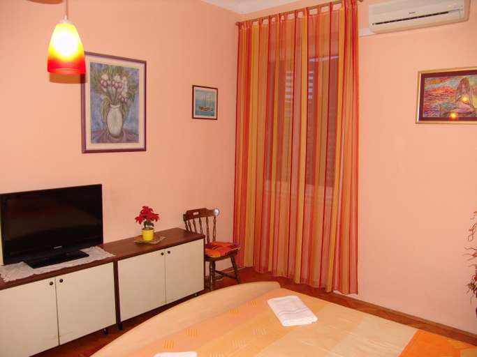 Others 4, Rooms Secer, Split
