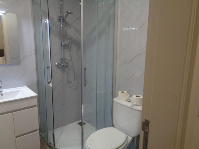 Bathroom 4, Rua Grande Hotel, Viana do Castelo