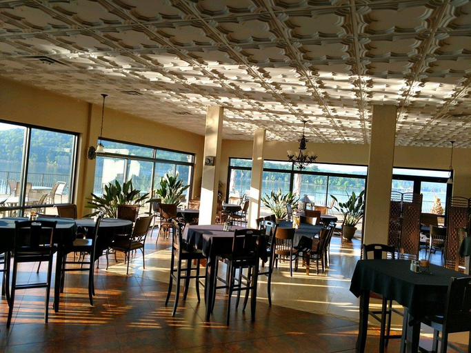 Food & Drinks 5, D'monaco Resorts at table rock lake, Taney