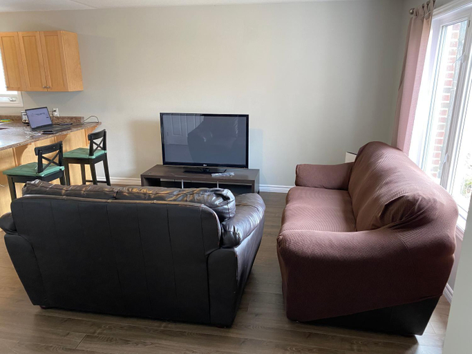 Others 2, Kingston Comfort Suites - Unit 2, Frontenac