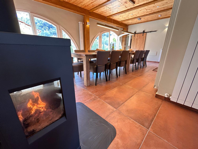 Food & Drinks 4, PRIVATE VILLA - TENNISCOURT in the moutains 19 GUESTS Cairo Montenotte VILLAITALY EU, Savona