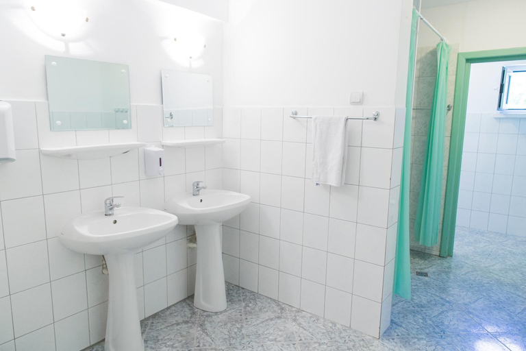 Bathroom 2, Hostel Holland Bacau, Bacau