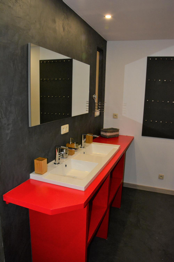 Bathroom 11