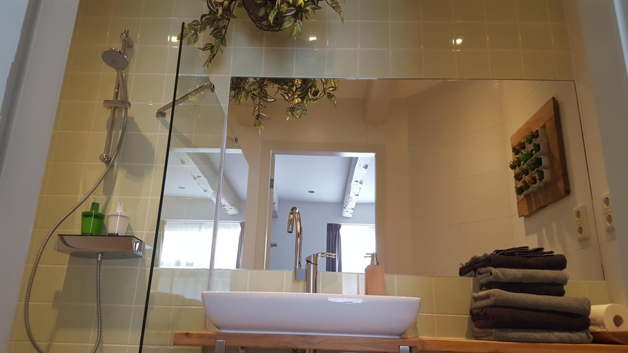 Bathroom 4, Boutique Hotel Joure, Skarsterlân