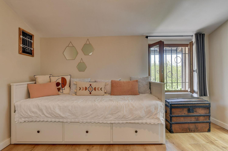Bedroom 2, Le chant du coquelicot, Haute-Garonne
