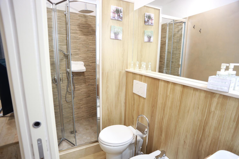 Bathroom 2, B&B Sant'Agata Patrona, Catania