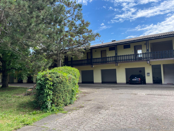 Exterior 12