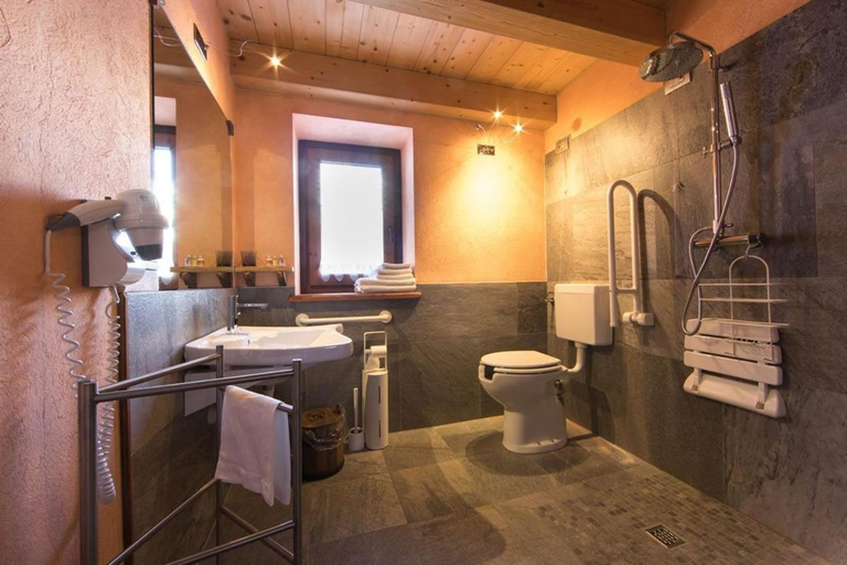Bathroom, La Luge, Aosta