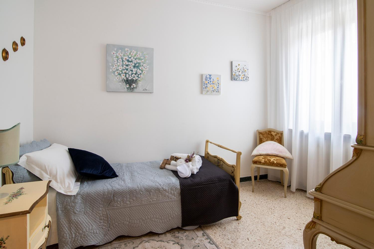 Bedroom 14
