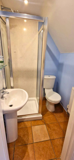 Bathroom 4, The Shoe Inn Guest Rooms, Wiltshire