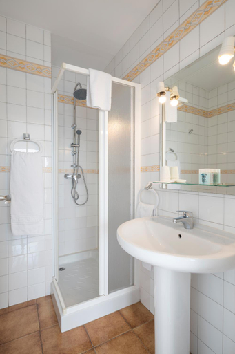Bathroom 4, Alda Camiño Inglés, A Coruña