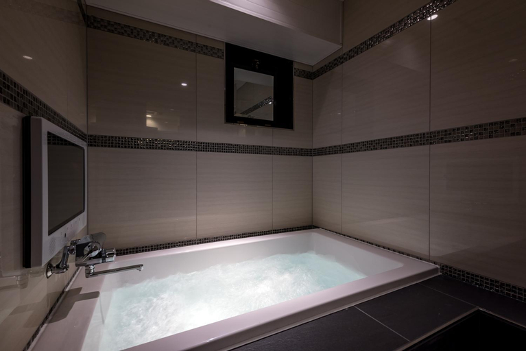 Bathroom 4