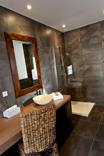 Bathroom 4, CHATEAU DE SIRAN, Hérault
