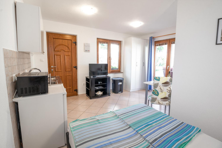 Others 3, Apartments Dujmovic with Terrace, Baška