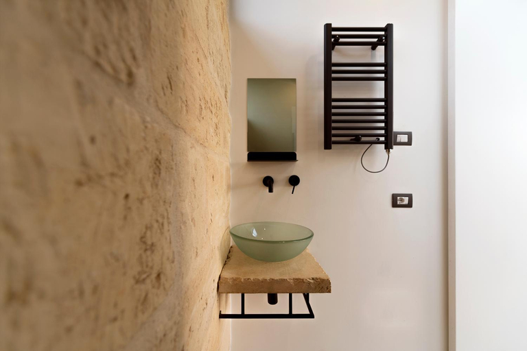 Bathroom, Terecate Experimental Relais, Lecce