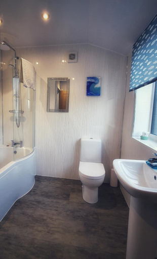 Bathroom 3, Yr Hen Berllan in the Beautiful Rowen, Conwy