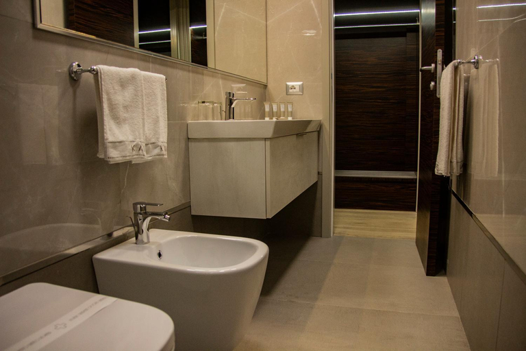 Bathroom 5, Kairos Resort, Frosinone