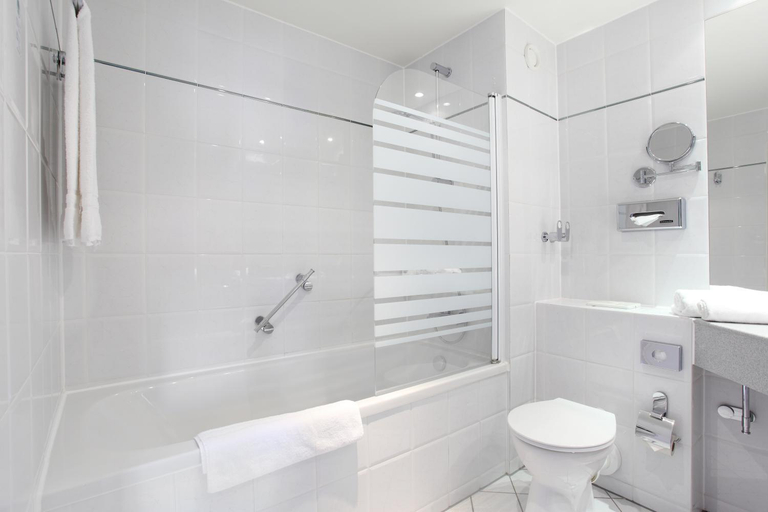 Bathroom 5, ABACUS Tierpark Hotel, Berlin