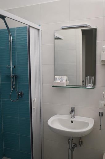 Bathroom 5, MAGICA B&B, Salerno