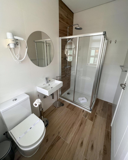 Bathroom 3, Patio 29 - Guest House, Viana do Castelo