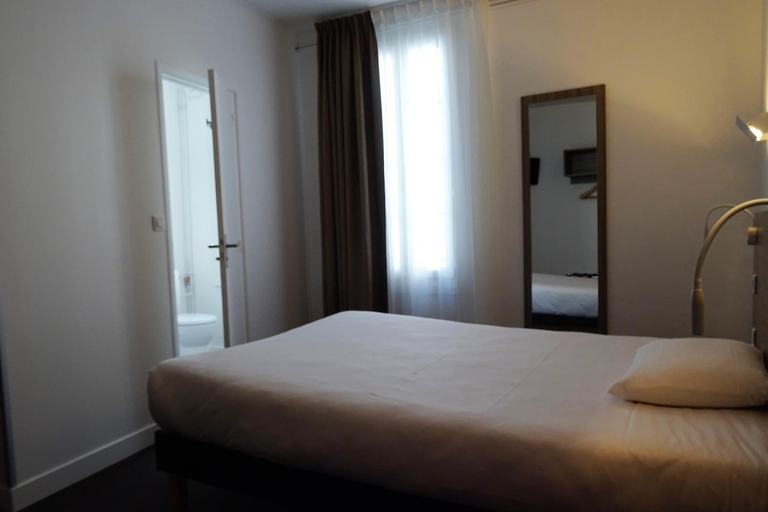 Bedroom 2, Hotel Saint-Patrick Cœur de NANTES, Loire-Atlantique