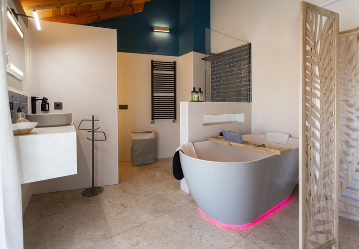 Bathroom 4, Hotel Boutique Poeta Jorge Manrique, Jaén