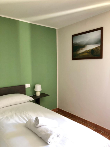 Bedroom 27