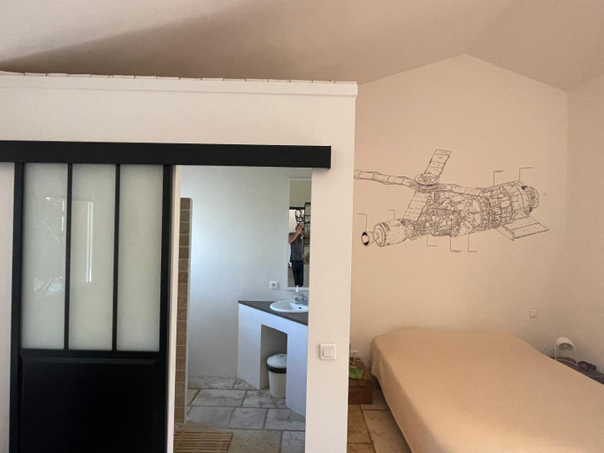 Bedroom, Oustal du pic saint loup, Hérault
