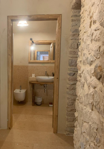 Bathroom, Il Mulino dei Veraghi The Mill at the Falls, Verona