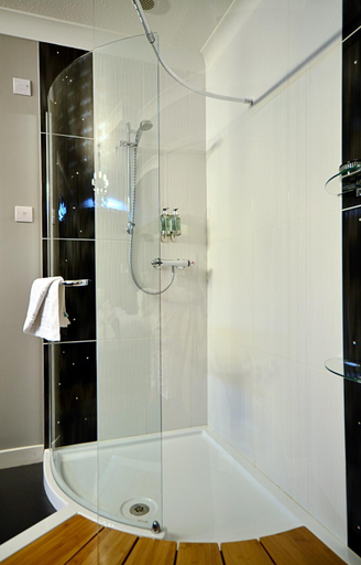 Bathroom 4, Banff Springs Hotel, Aberdeenshire